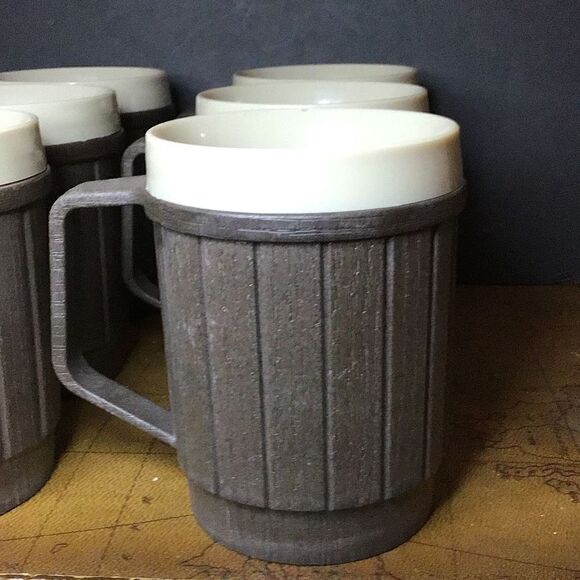 Mugs Vintage wood like mugs from Rubbermaid - Picture 3 of 4